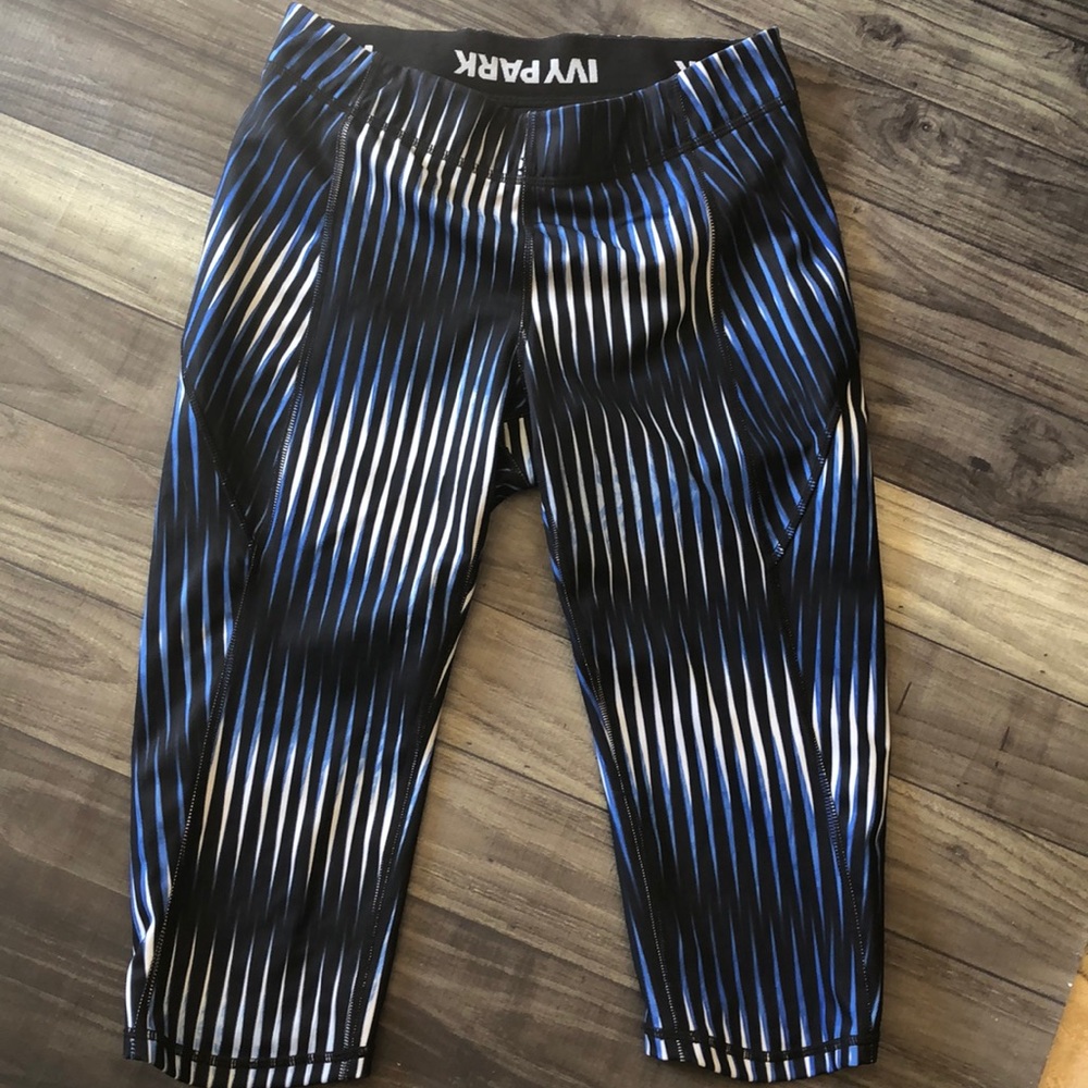 🌻NWOT-IVY PARK Capri Leggings🌻